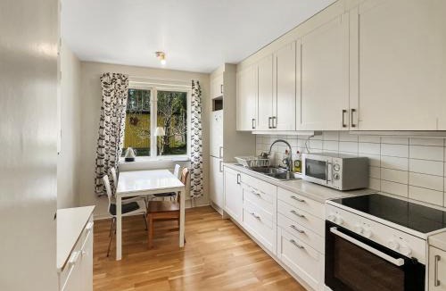 Bergdala Apartment | Coparate Housing - Equipped Apartments For Work Crews - Up To 20 Beds!