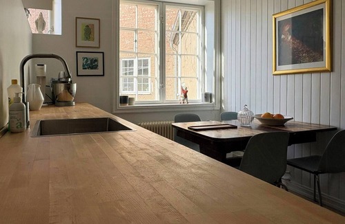 Bislett Apartment | Corner flat in a historic 1920s building