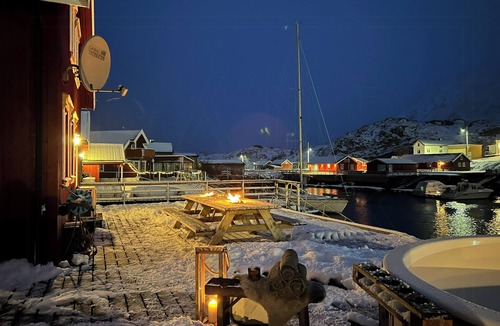 Skrova House | Cosy cabin on jetty in Lofoten