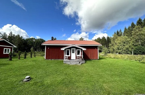 Ed Cottage | Cosy Cottage in Dals-Ed, 3 Min Drive from Moose Ranch & Lakes