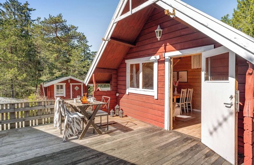 Djurhamn Cabin | Cosy Cottages Close To Water