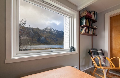 Bjrnsand House | Cosy house just a short distance from Unstad