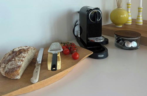 Sveio House | Cottage and boathouse by the sea in Sveio