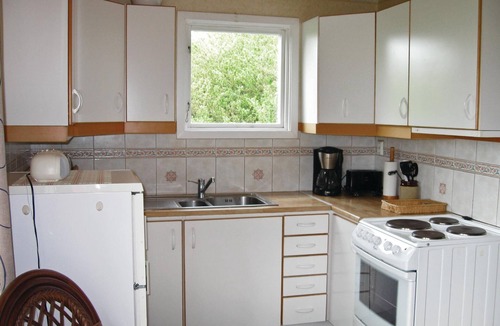 Nyhamn House | Cottage by the lake, overlooking the small picturesque fishing village of Brissund.