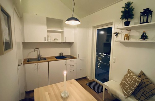 Norrtalje Municipality Cottage | Cottage by the lake