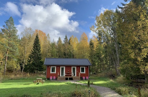 Norrtalje Municipality Cottage | Cottage by the lake