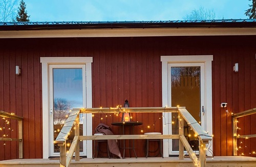 Norrtalje Municipality Cottage | Cottage by the lake