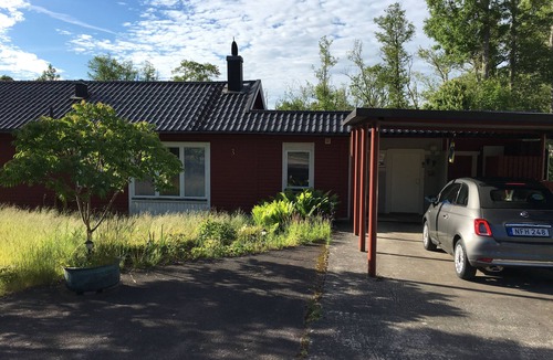 Fliseryd House | Cottage directly on the river