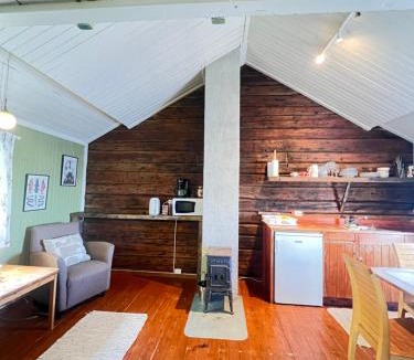 Ballstad Apartment | Cottage from 1850 in Ballstad