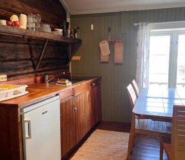 Ballstad Apartment | Cottage from 1850 in Ballstad