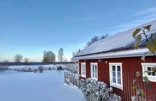 Tived House | Cottage in the heart of Tiveden with lake Unden view and Sauna