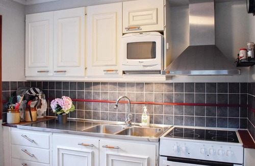 Motala House | Cottage in Västanvik is located 20 km from Motala and on the northeast shore of Vättern.
