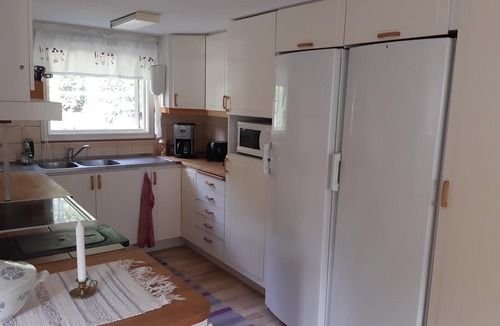 Jamjo Cottage | Cottage on farm 3 miles northeast of Karlskrona