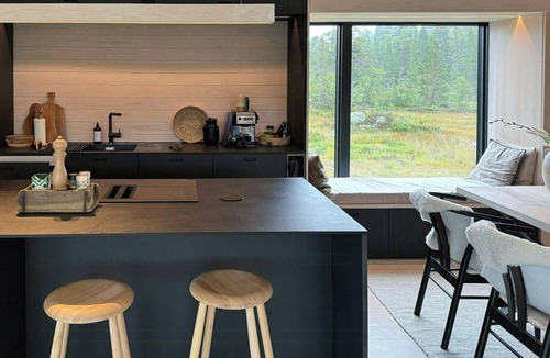 Tokke House | Cottage on Hallbjønnsekken with views of Spafjell