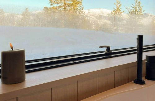 Tokke House | Cottage on Hallbjønnsekken with views of Spafjell