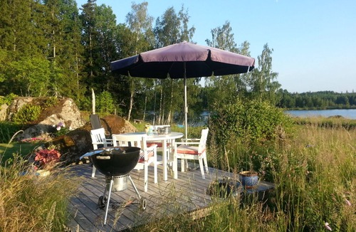 Skinnskatteberg Municipality Ski Chalet | Cottage right by the lake in Bergslagen with sauna and boat