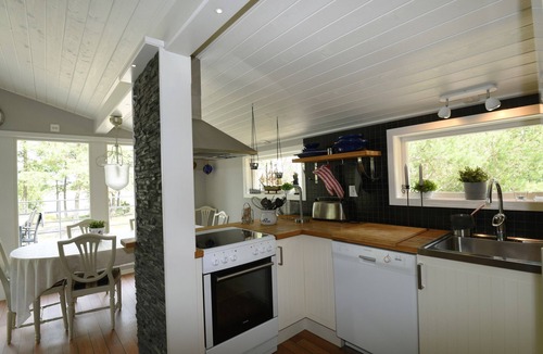 Mellerud O House | Cottage with a nice view of Lake Vänern outside Mellerud | SE17009