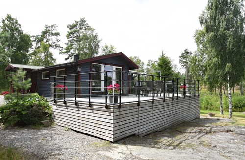 Mellerud O House | Cottage with a nice view of Lake Vänern outside Mellerud | SE17009