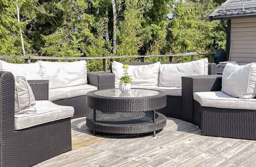 Rejmyre House | Cottage with Hot Tub in Rejmyre