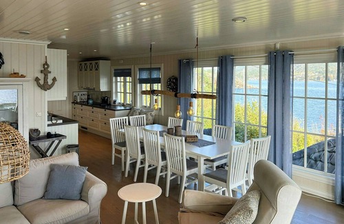 Porsgrunn House | Cottage with private dock by Eidangerfjord
