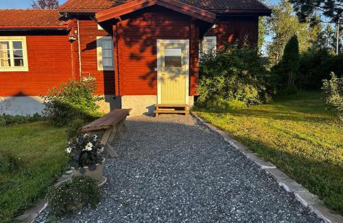 Svardsjo House | Country Escape, Cozy Village Cottage