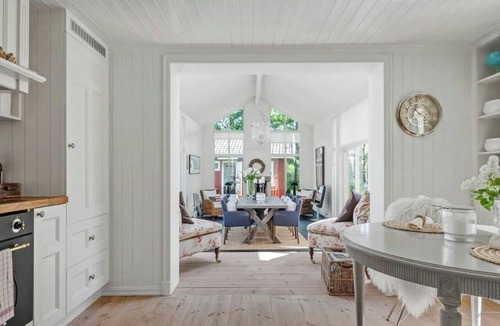 Brastad House | Country estate with tennis and pool near Lysekil