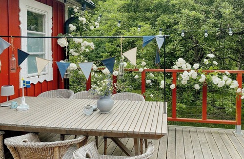 Falkvik House | Country farmhouse from the 1800s at Västra Näs