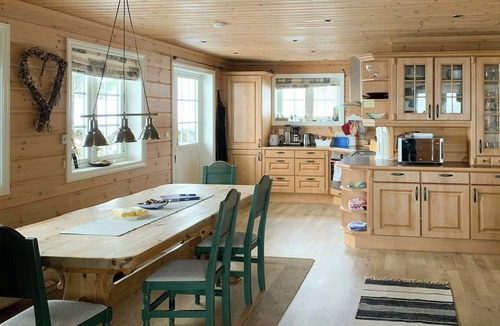 Solberg House | Countryside cabin with jacuzzi near Stryn