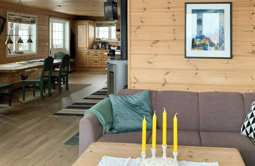 Solberg House | Countryside cabin with jacuzzi near Stryn