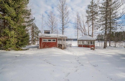 Kumia House | Countryside house with lakeside sauna and barbecue