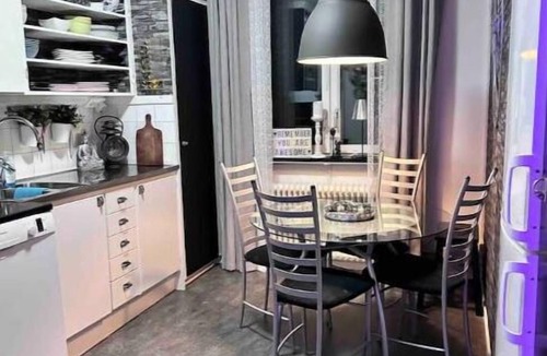 Vastberga Apartment | Cozy 1 Bedr,1 Livingr,1Kitchen,Bath+Tub balcony minutes fr the❤️Of Stockholm city