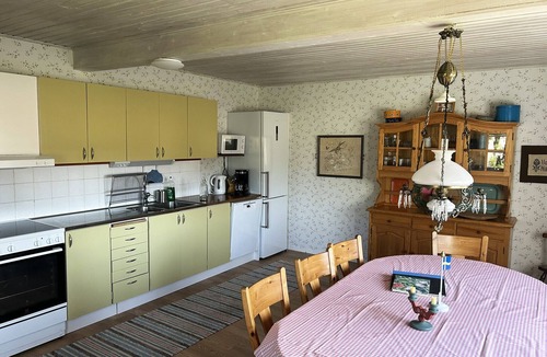 Mellerud O Ski Chalet | Cozy and rural holiday accommodation 150 meters from Lake Vänern | SE17003