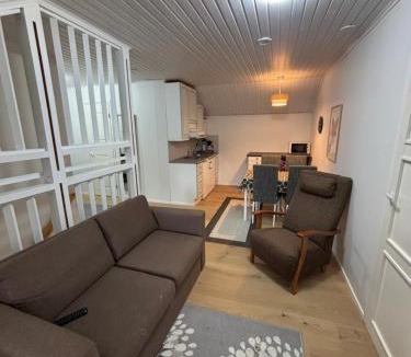 Rovaniemi Villa | Cozy and Spacious Family Home with Sauna, Sleeps 12 people, Free Parking