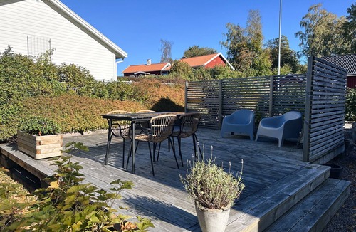 Ulricehamn Municipality House | Cozy apartment in own house with terrace near Lassalyckan