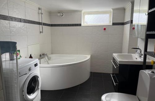 As Apartment | Cozy apartment in ås sentrum One bedroom, one common room, one kitchen and bathroom with tub