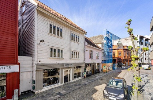Stavanger Apartment | Cozy apartment in central Stavanger with WiFi,close to all day-night attractions
