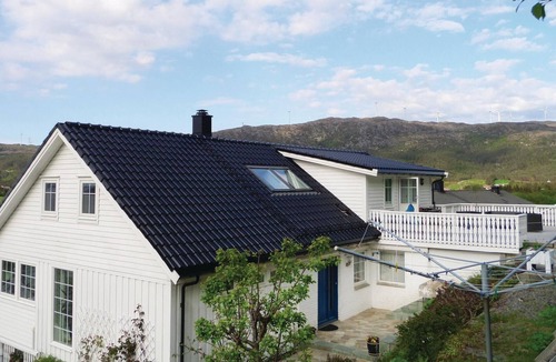 Fitjar Apartment | Cozy apartment in Fitjar