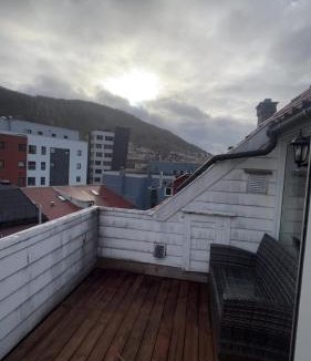 Arstad Apartment | Cozy Apartment Near Centrum with Sunny Terrace