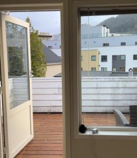 Arstad Apartment | Cozy Apartment Near Centrum with Sunny Terrace