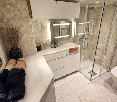 Fagerstrand Apartment | Cozy Beachfront Apartment with Stunning Views