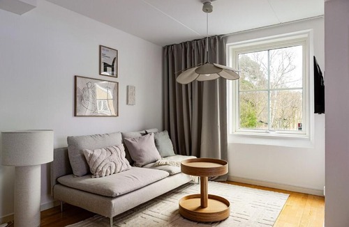 Lidingo Apartment | Cozy & Bright Studio Apartment in Lidingö