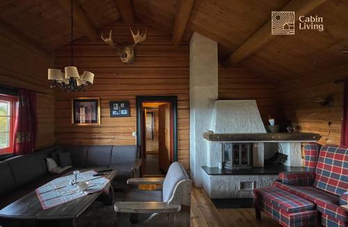 Beitostolen House | Cozy cabin at Beitostølen with sauna, hot tub & fireplace