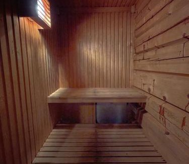 Beitostolen House | Cozy cabin at Beitostølen with sauna, hot tub & fireplace