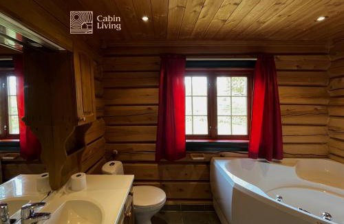 Beitostolen House | Cozy cabin at Beitostølen with sauna, hot tub & fireplace