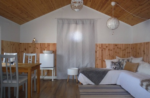 Farila Cabin | Cozy Cabin at Freedom Center