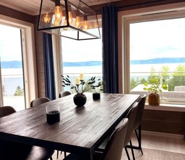Frosta Ski Chalet | Cozy cabin by the sea