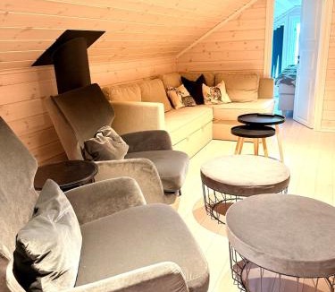 Frosta Ski Chalet | Cozy cabin by the sea