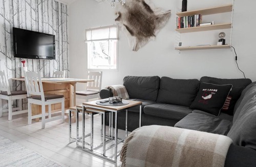Are House | Cozy Cabin for 5 with Free parking