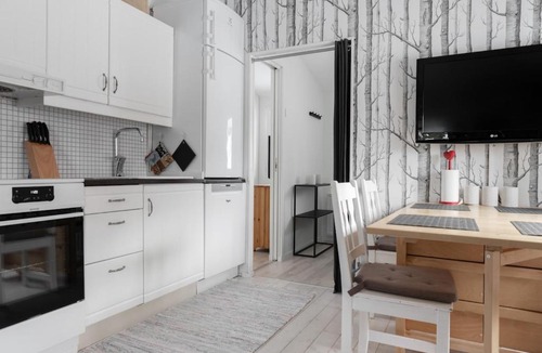 Are House | Cozy Cabin for 5 with Free parking