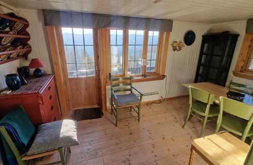 Nes Cabin | Cozy cabin with a spectacular view! Pet-friendly - 15 minutes to skiing resort!